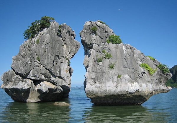 Cock Fighting Islet Halong Bay Vietnam Lao Cambodia Tour