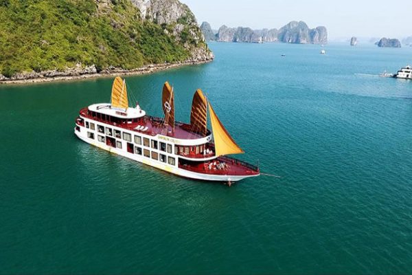 Deluxe Halong Bay Cruise at Vietnam family tour 15 days