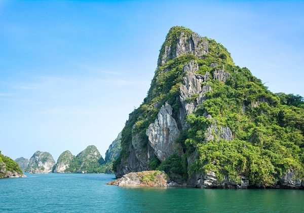 halong bay island - Vietnam tour package