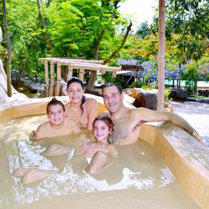 mud bath with family in Nha Trang