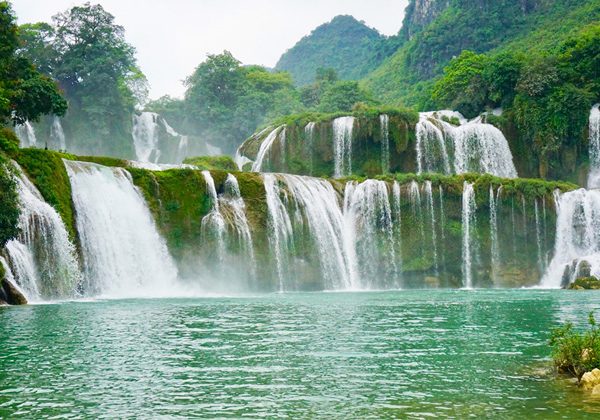 ban gioc waterfall cao bang vietnam