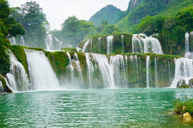 ban gioc waterfall cao bang vietnam