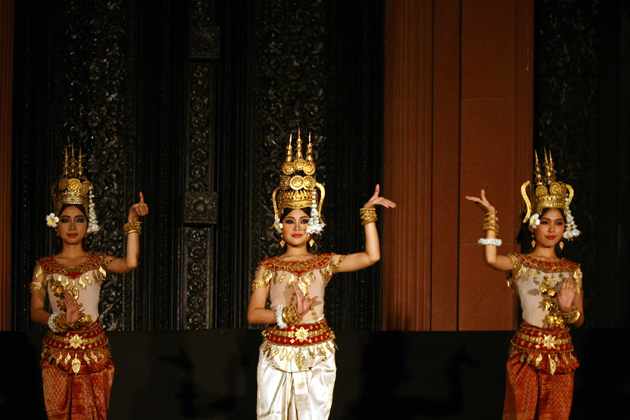 sampot cambodian traditional costume