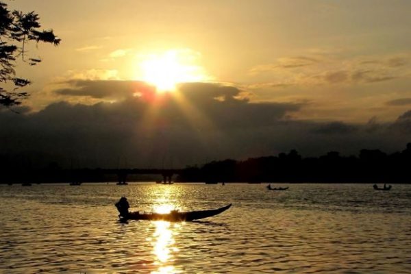 sunset on perfume river best tours of vietnam and cambodia