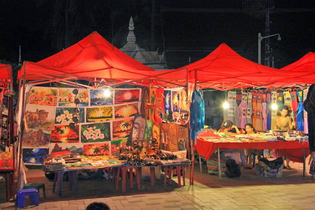 vientiane market laos souvenirs