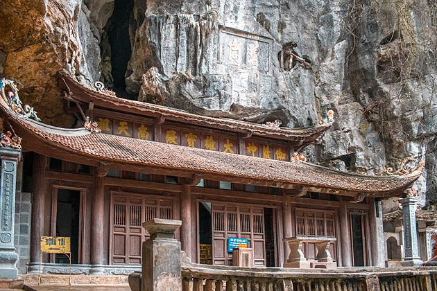 trung pagoda bich dong pagoda