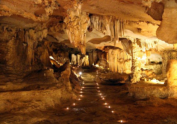 Thien Canh Son Cave halong bay attraction