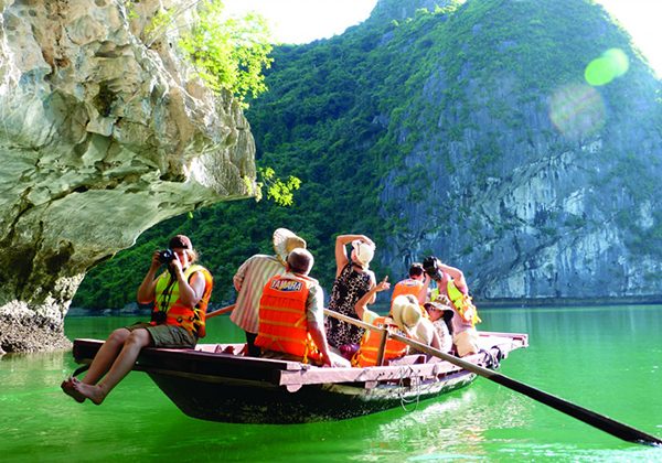 bai tu long bay boat trip