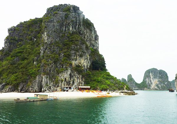 hon co island in halong bay