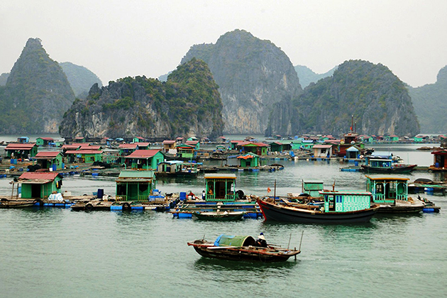 vung vieng floating village