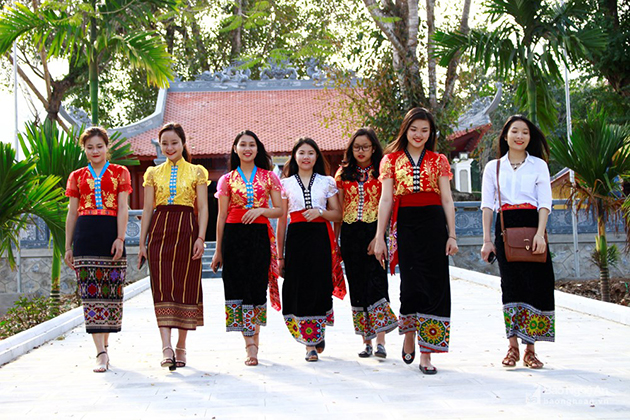 costume of thai ethnic group