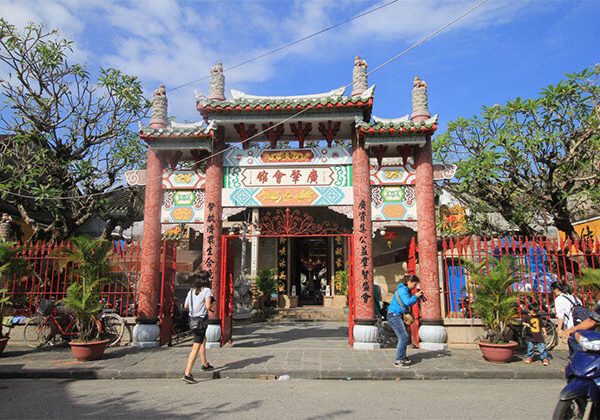 Chinese temples - Vietnam classic tour