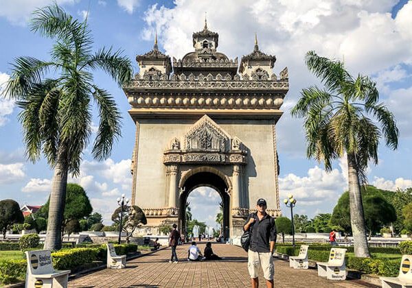 Vientuance's own Arc de Triumph Laos Tour