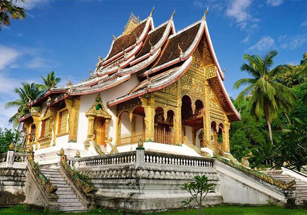 Wat Mai Laos Tour