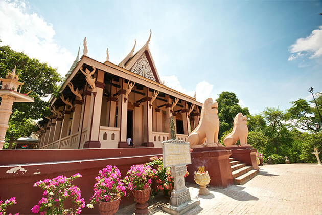 Wat Phnom - Cambodia tours