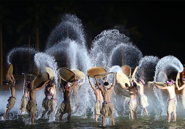 Hoi An Memories Show - Vietnam family tour