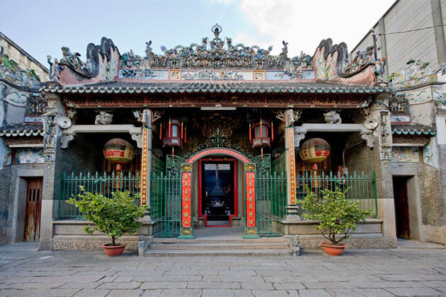 Thien Hau Temple Vietnam Family Tour