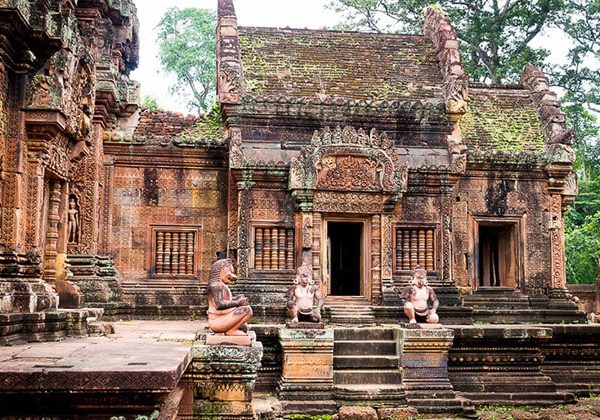 temple of Banteay Srei - Vietnam tour package