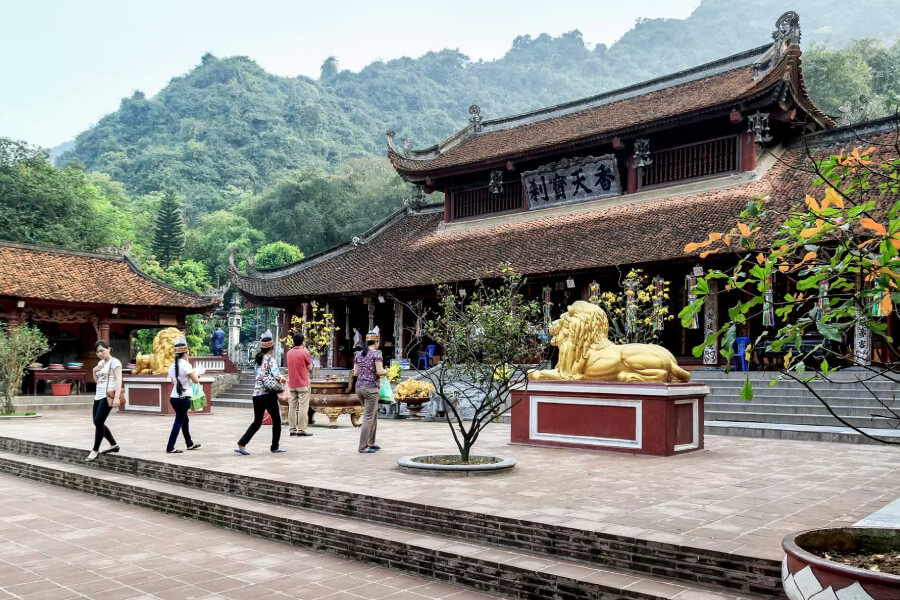 Perfume pagoda - Vietnam local tour operator