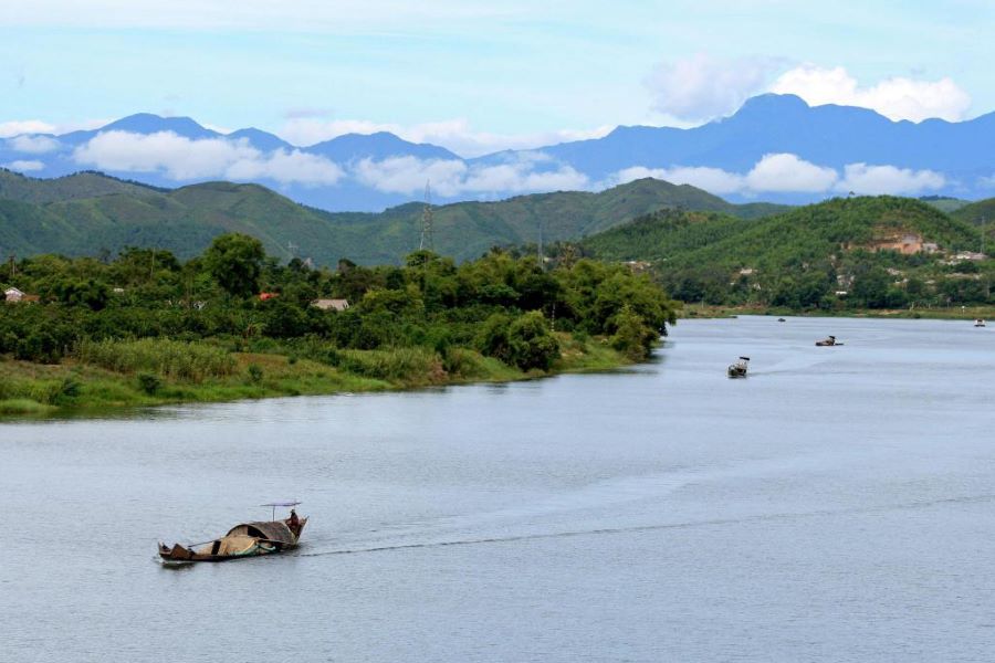 perfume river - Vietnam tour package