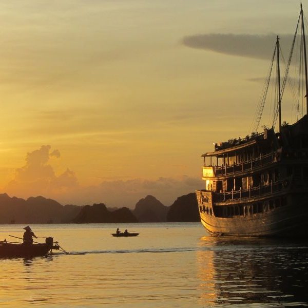 sunset in halong bay - Vietnam classic tour