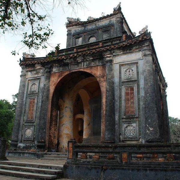 tomb of tu duc king