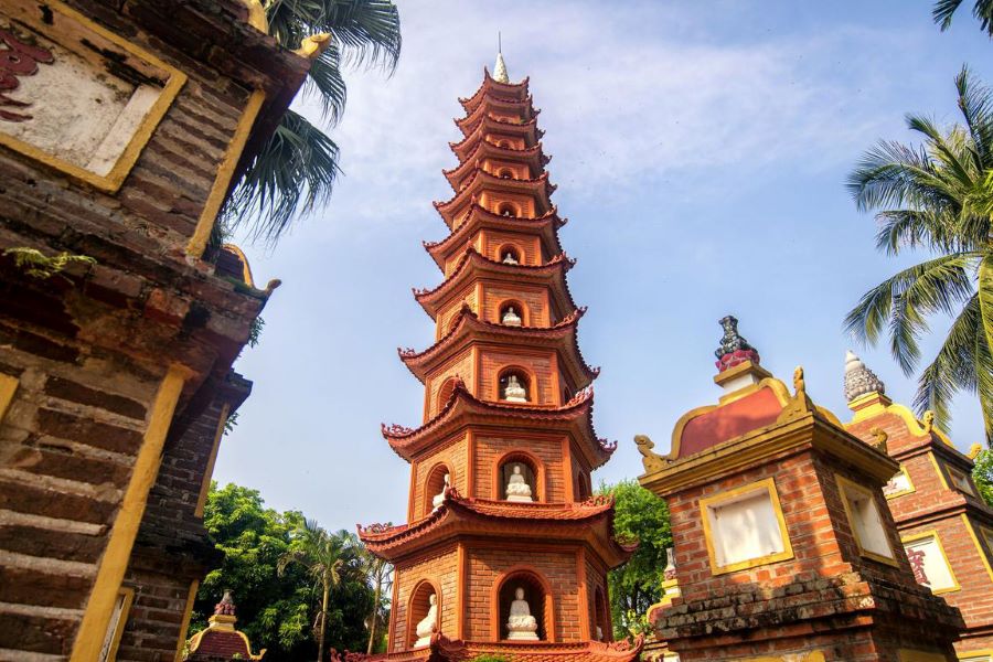 tran quoc pagoda hanoi vietnam travel agency