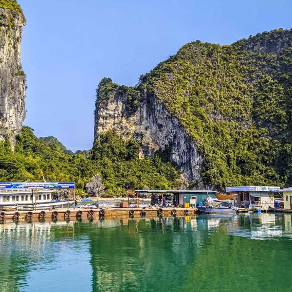 vung vieng floating village