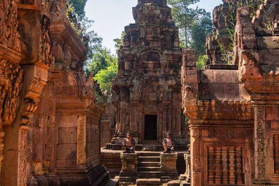 Banteay Srey in Siem Reap - Multi country tour