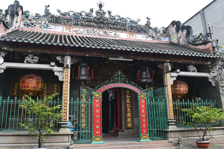 Thien Hau Temple - Vietnam tour package