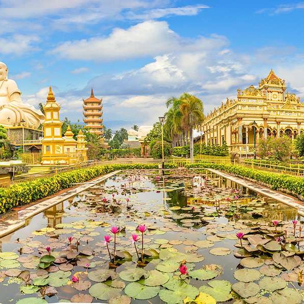 Vinh Trang Pagoda- Vietnam family holiday