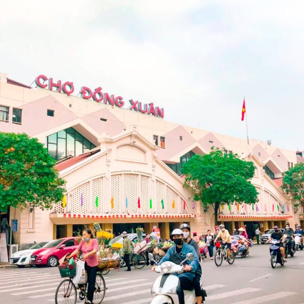 Dong Xuan wholesales market - Vietnam tour packages