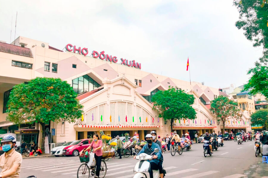 Dong Xuan wholesales market - Vietnam tour packages