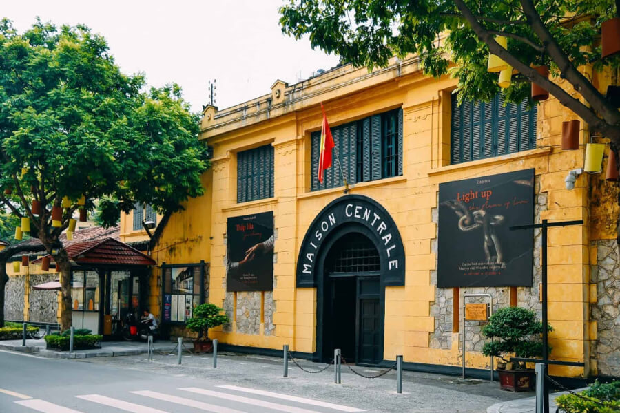 Hoa Lo prison - Multi country tour