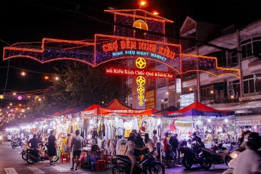 Ninh-Kieu-Night-Market-in-Can-Tho- Vietnam family tours