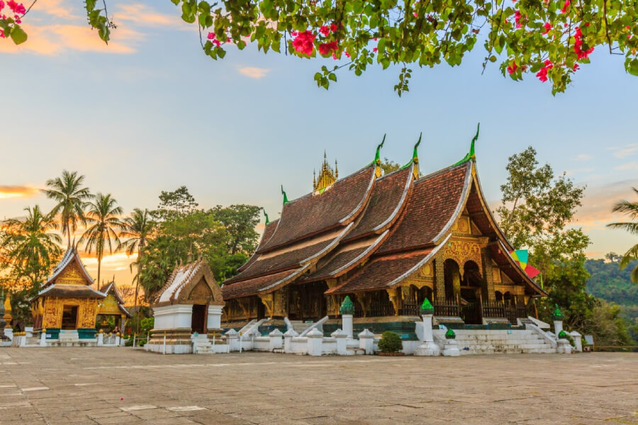 Wat Xieng Thong - Multi country tour