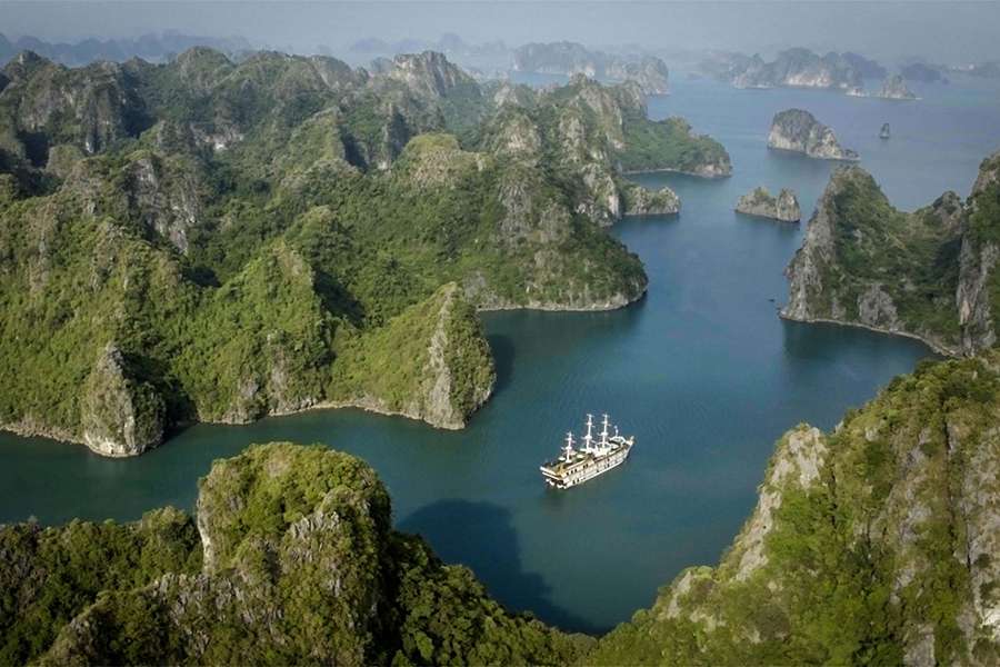 Bai Tu Long Bay - Vietnam tour packages