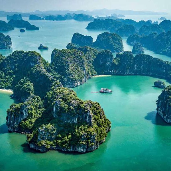 Bai Tu Long Bay - Vietnam vacation packages