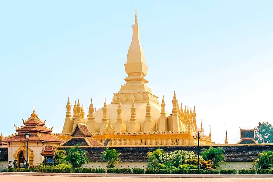 That Luang Stupa - Laos tour