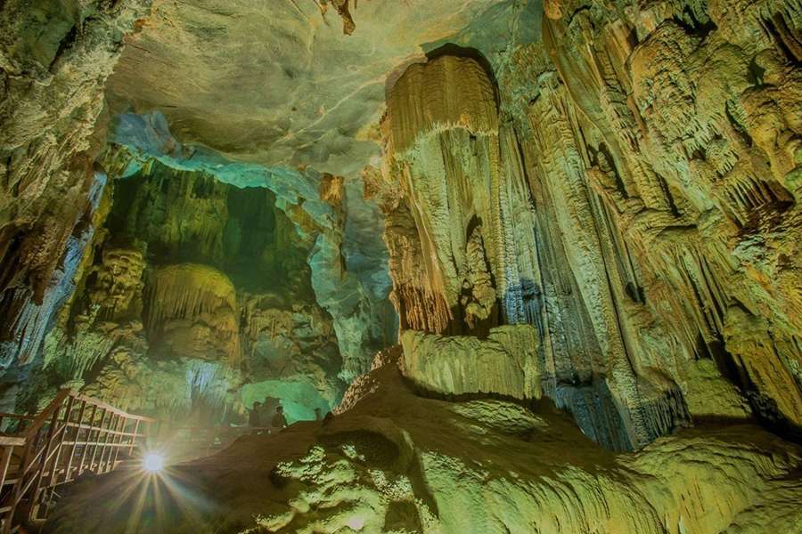 Thien Canh Son Cave -Multi country tour