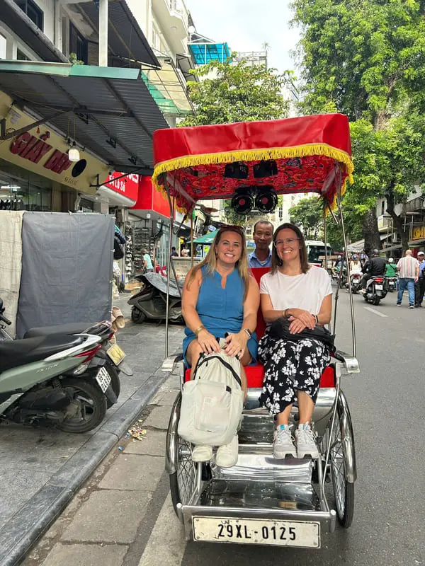 happy guest with best vietnam tour company