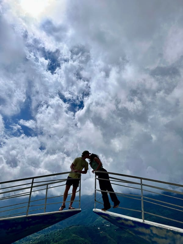 happy guest with vietnam local tour operators 1