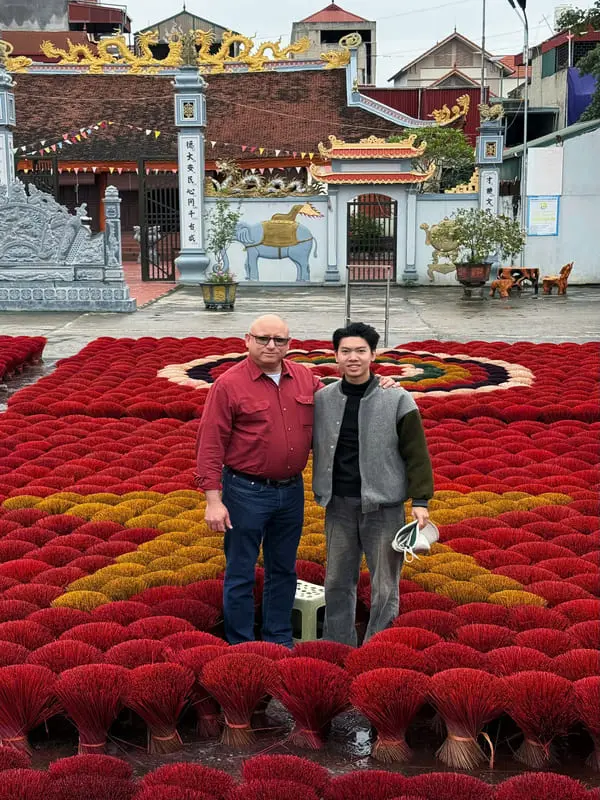 happy guest with vietnam local tour operators 2