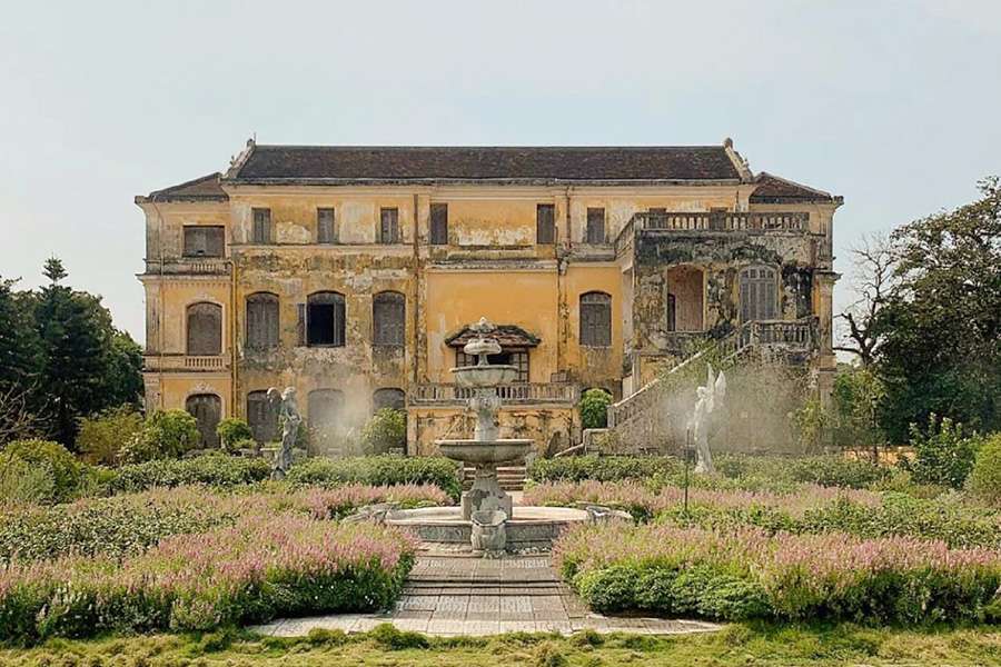 An Dinh Palace in Hue tours