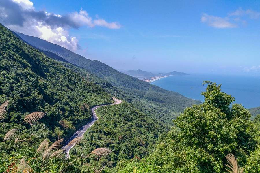 Hue tours - Hai Van Pass