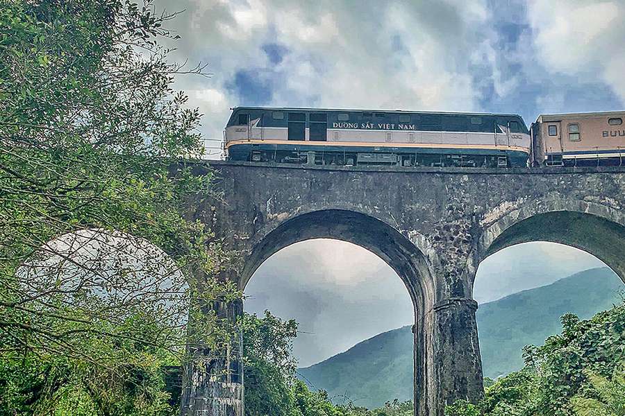 Vom Don Ca Bridge - Hue tours