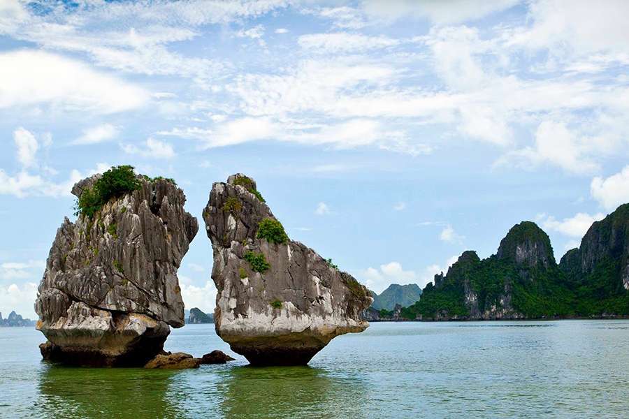 Fighting Cock Islet Vietnam - Multi country tour