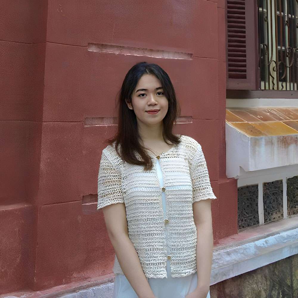 Ms. Ella Tran-Travel Consultant
