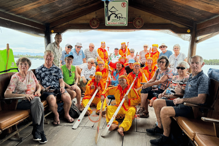 boat trip with vietnam local tour operator