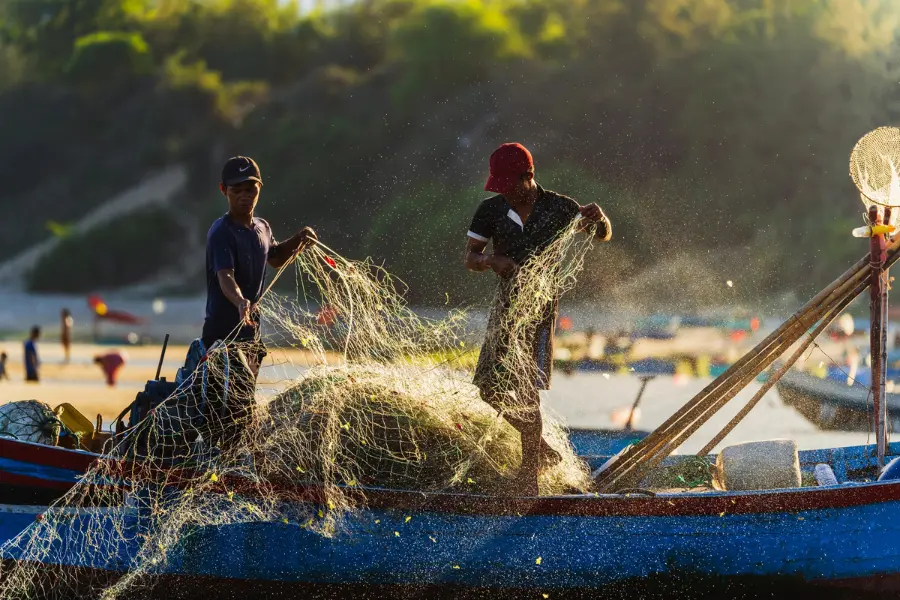 Catching fish with locals - Vietnam Tourism